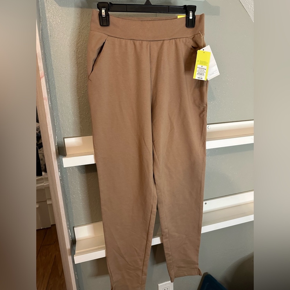 All in Motion Taper Pant | Small